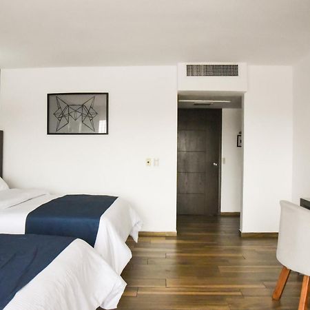 Hotel Expo Plaza Business And Family Guadalajara 萨波潘 外观 照片