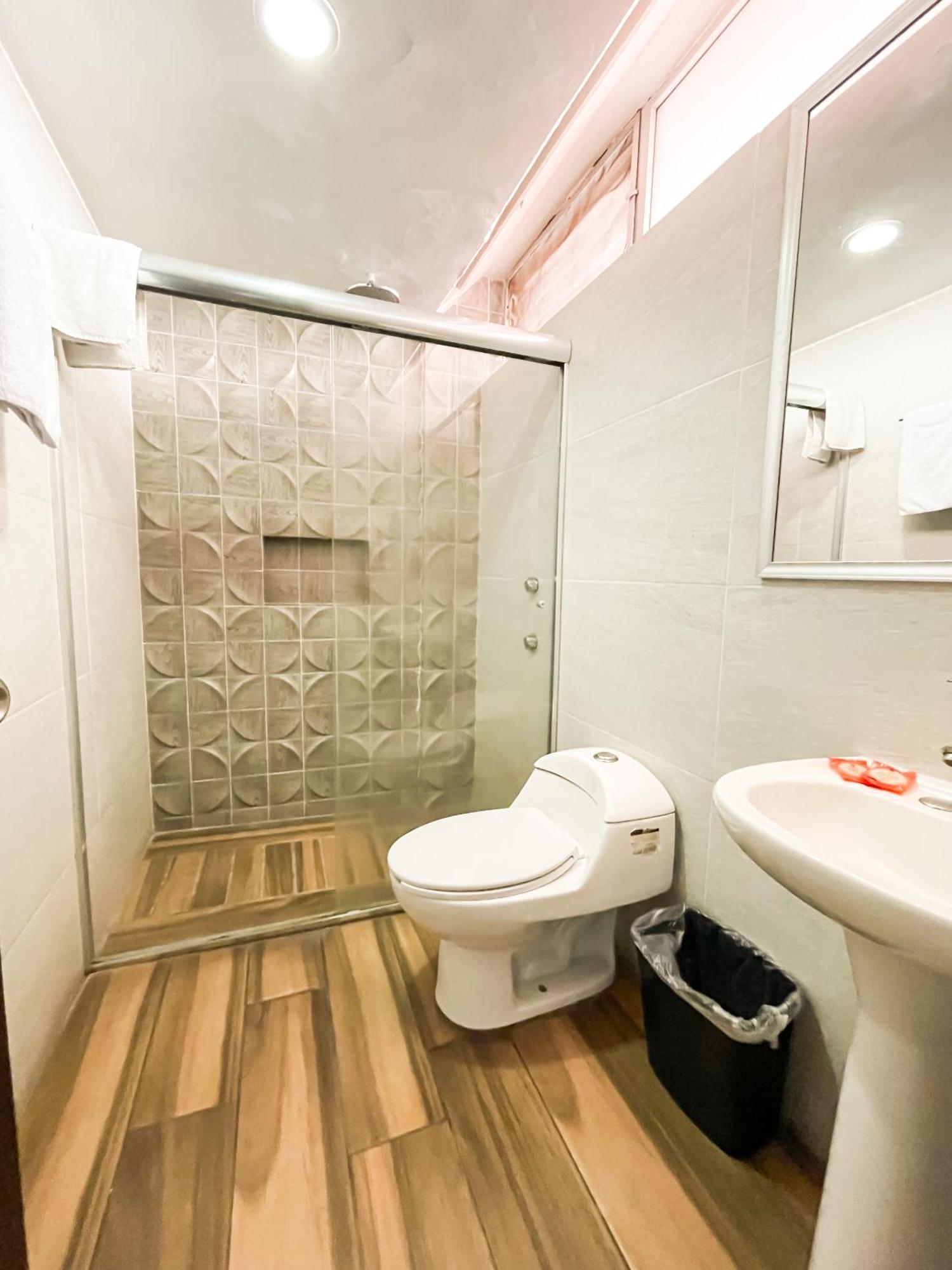 Hotel Expo Plaza Business And Family Guadalajara 萨波潘 外观 照片