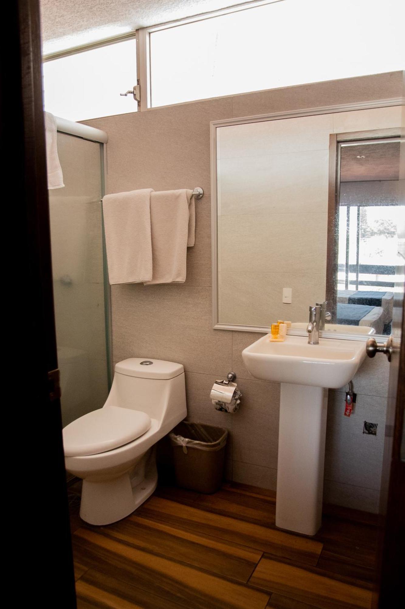 Hotel Expo Plaza Business And Family Guadalajara 萨波潘 外观 照片