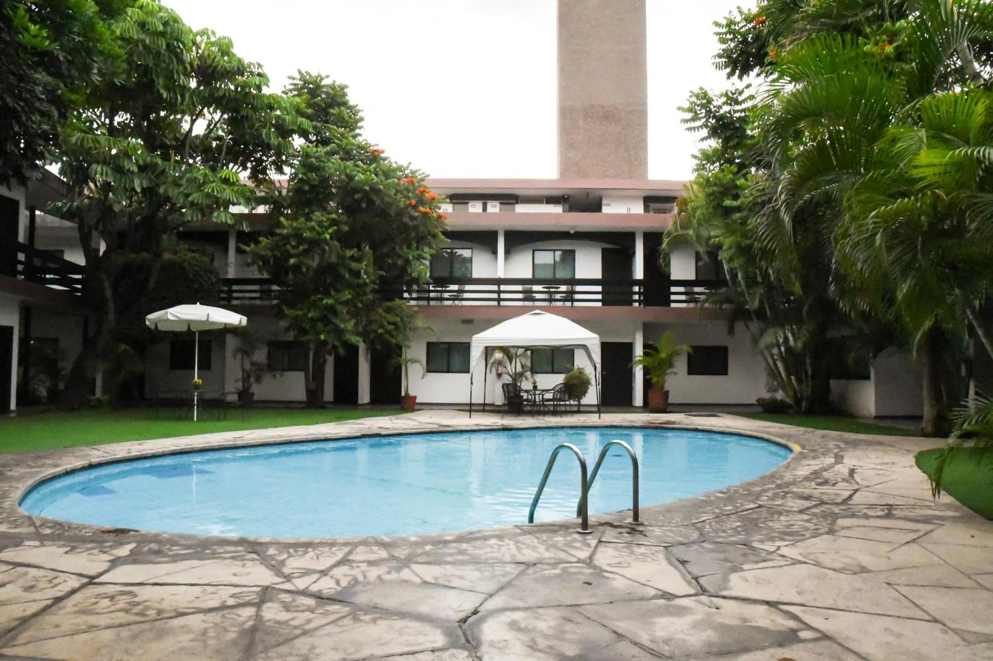 Hotel Expo Plaza Business And Family Guadalajara 萨波潘 外观 照片